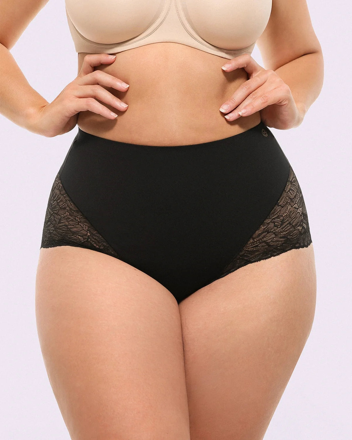 Serene Cove™ | Bare Essentials™ MeshSmooth™ Mid-Waist Panty met kant