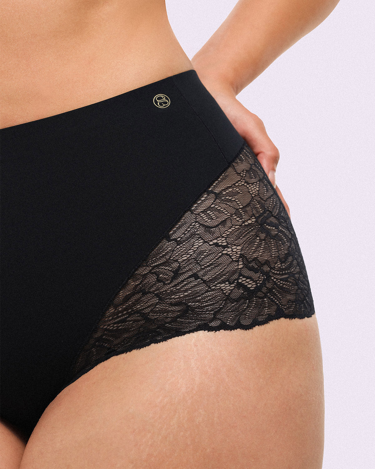 Serene Cove™ | Bare Essentials™ MeshSmooth™ Mid-Waist Panty met kant