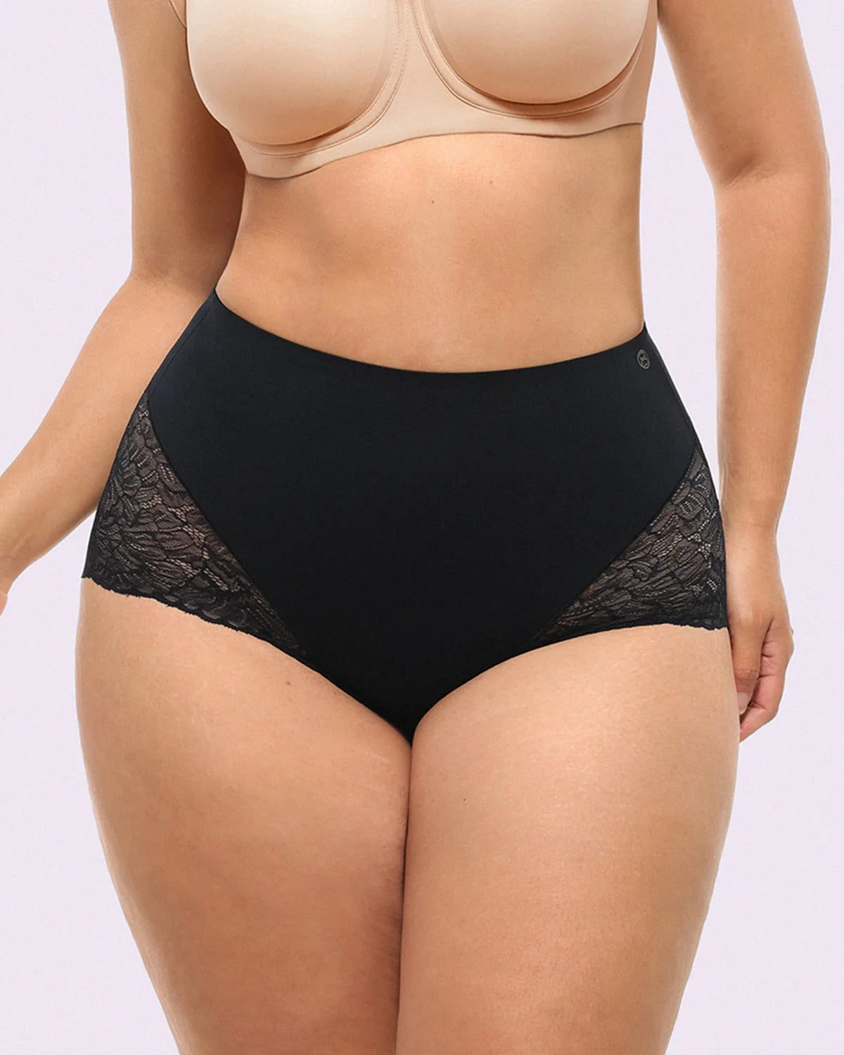 Serene Cove™ | Bare Essentials™ MeshSmooth™ Mid-Waist Panty met kant