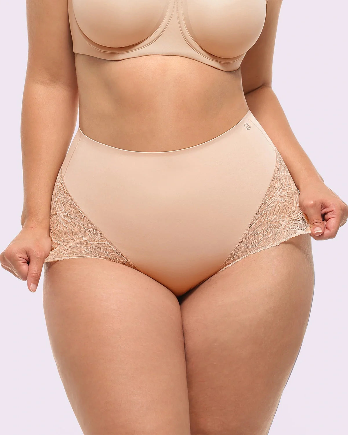 Serene Cove™ | Bare Essentials™ MeshSmooth™ Mid-Waist Panty met kant
