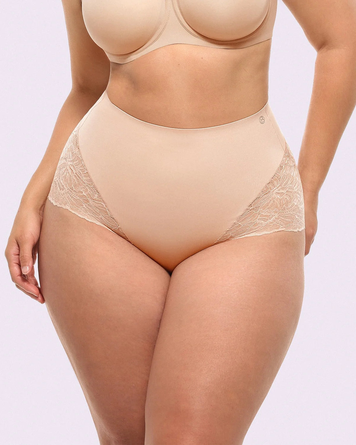 Serene Cove™ | Bare Essentials™ MeshSmooth™ Mid-Waist Panty met kant