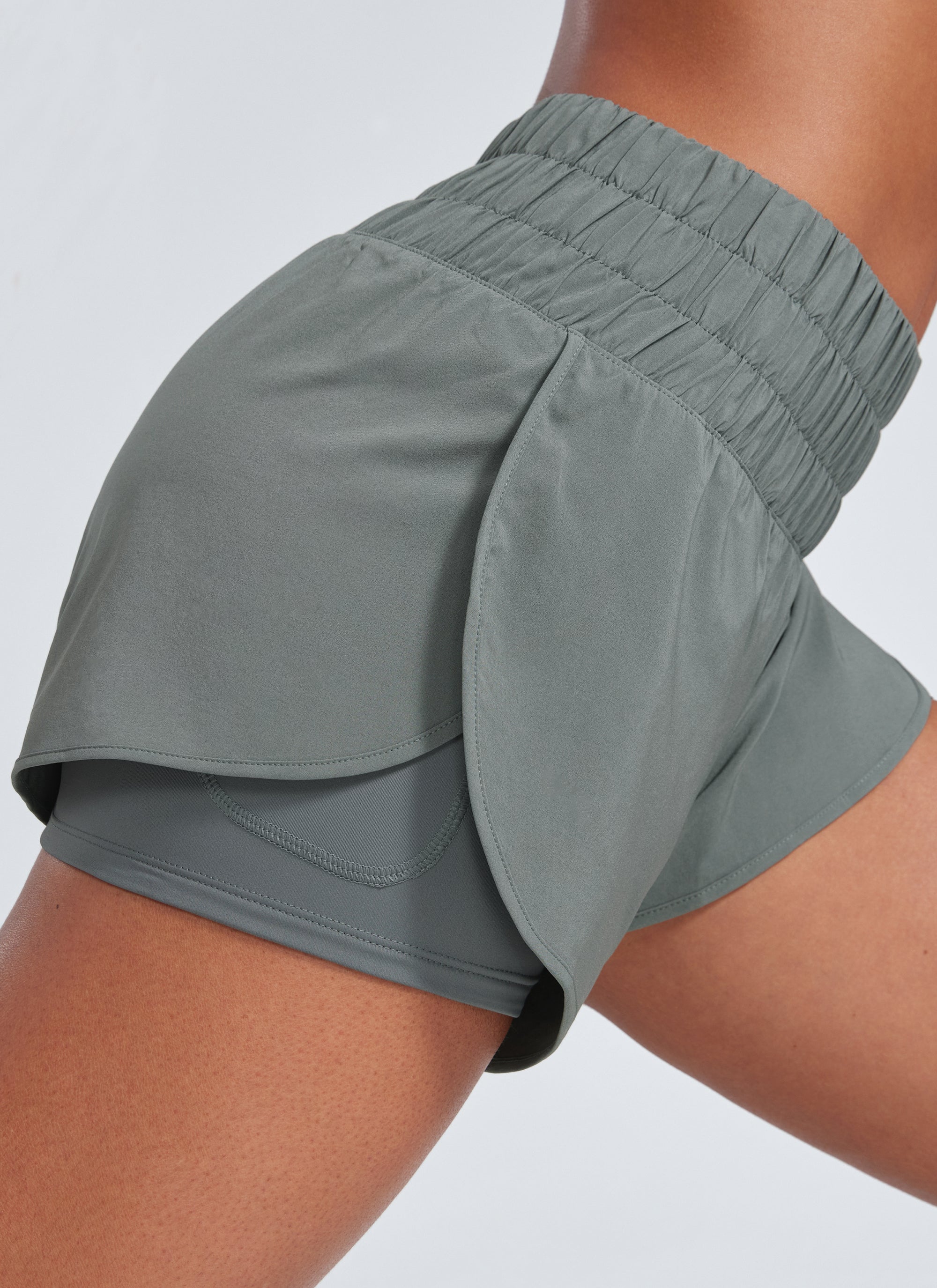 Serene Cove™ | Feathery-Fit Zachte High-Rise 2 in 1 Short 3''