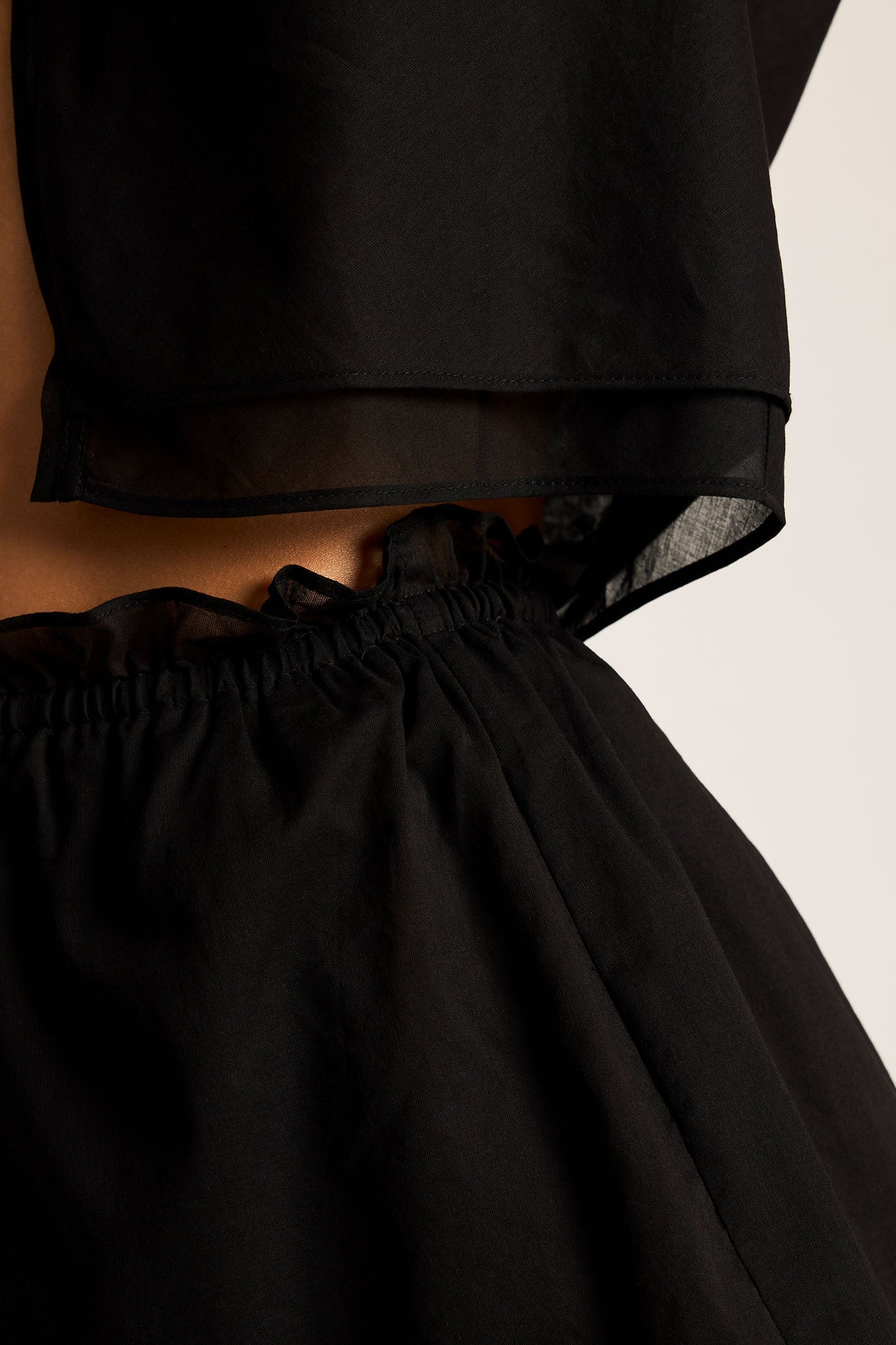 Serene Cove™ | Island Play Top in Zwart