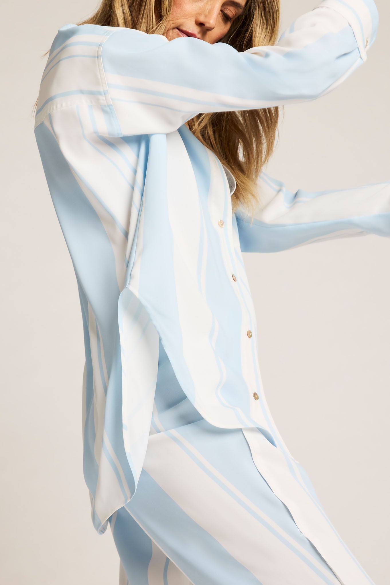 Serene Cove™ | Supreme shirt in wolkenstreep