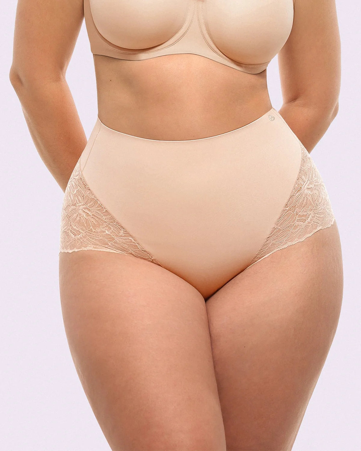 Serene Cove™ | Bare Essentials™ MeshSmooth™ Mid-Waist Panty met kant