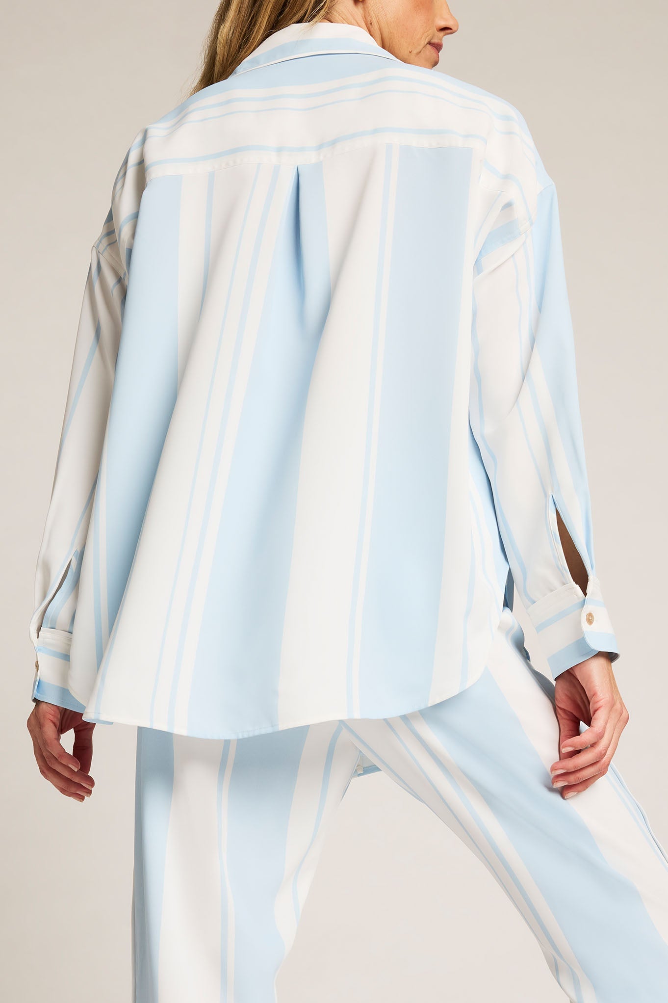 Serene Cove™ | Supreme shirt in wolkenstreep